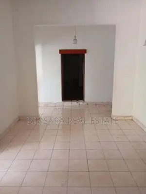 70P LAND WITH HOUSE FOR LONG TERM LEASE AS COMMERCIAL PROPERTY