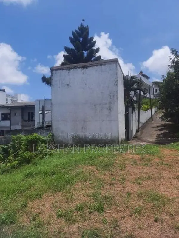 Land For Sale In Baththramulla Pitakotte