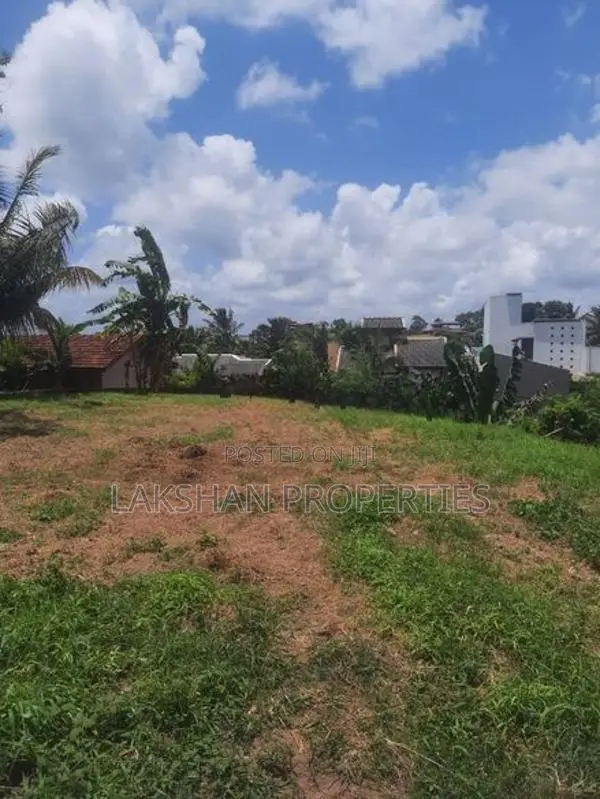 Land For Sale In Baththramulla Pitakotte
