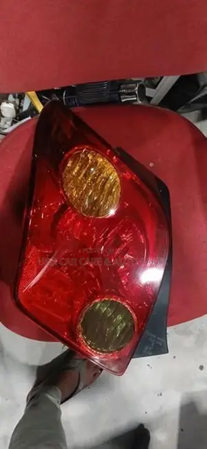 Toyota Ist Tail Light (Small Repaired)