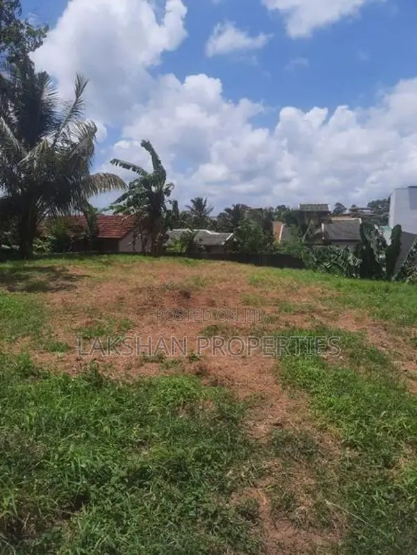 Land For Sale In Baththramulla Pitakotte
