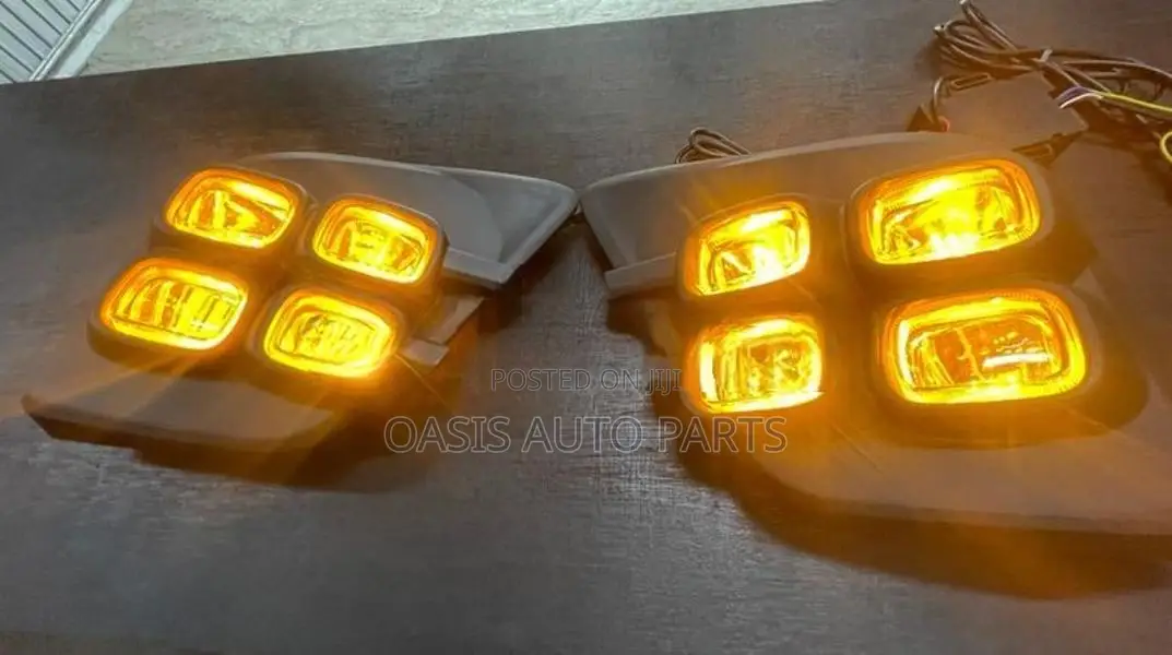 Toyota Hilux Revo LED Fog Lamp DRL+Signal