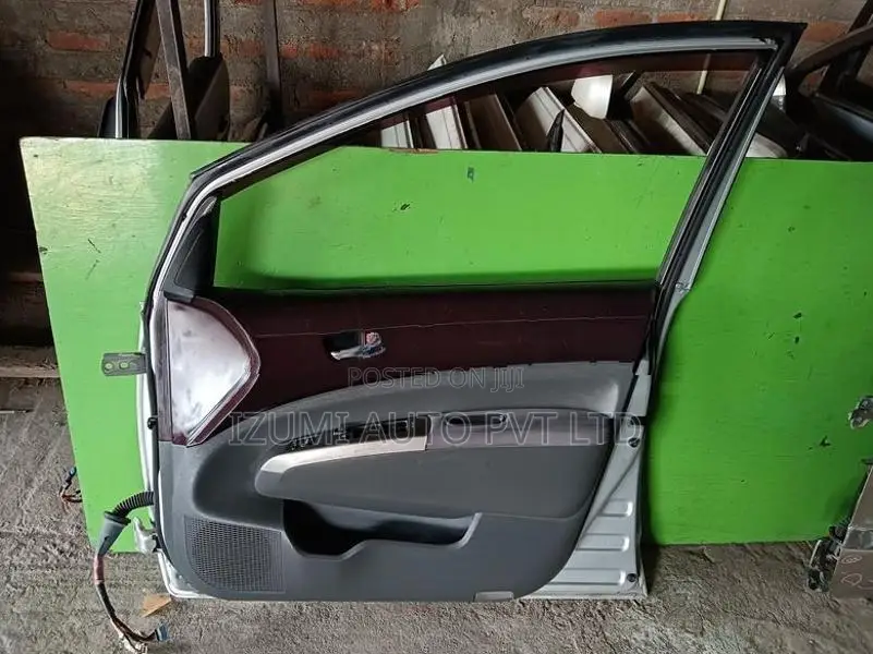 Toyota Prius 20 Front Right Door Complete
