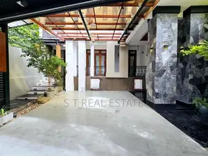 Paddy Field Facing Luxury 3 Story House For Sale In Pannipitiya