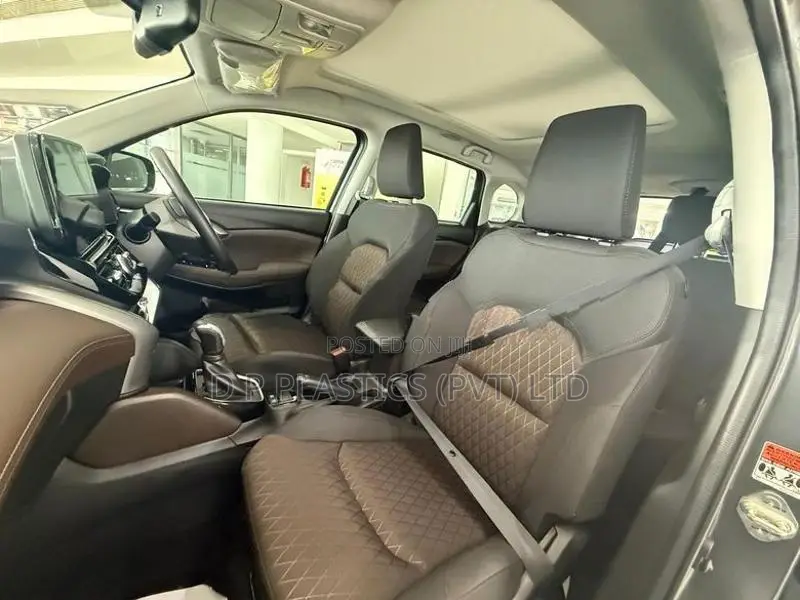 Toyota UrbanCruiser Hyryder 2025