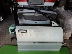 Toyota Crow 171 Front Right Door Complete