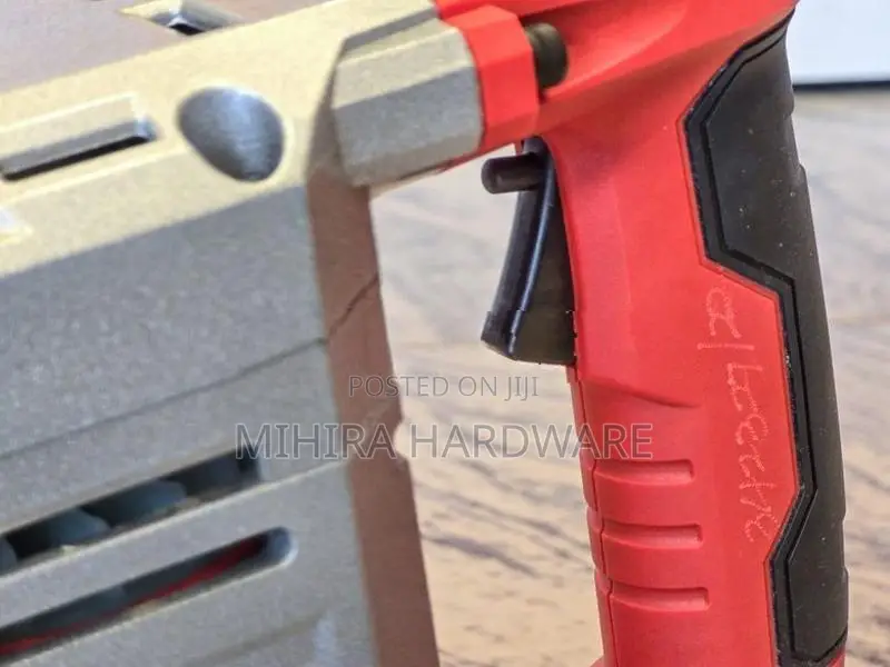 SMARTEC HUGO 37502 30mm 1750 Watts Demolition Breaker Hammer Machine