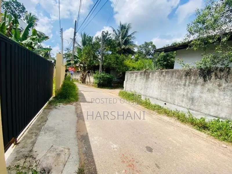 16P Land for Sale Close to 4 Way Junction Rukmale, Pannipitiya