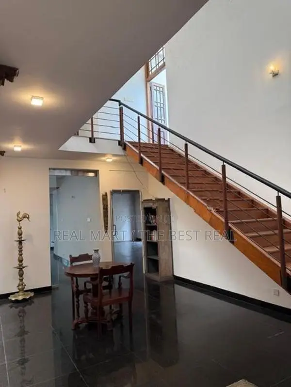 Borelasgamuwa : 4 A/C BR (20P) House for Sale