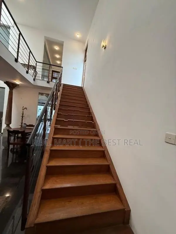 Borelasgamuwa : 4 A/C BR (20P) House for Sale