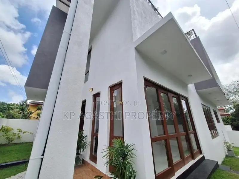 3st brand new luxury house for sale in thalawathugoda