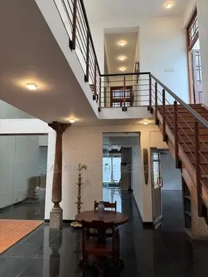 Borelasgamuwa : 4 A/C BR (20P) House for Sale