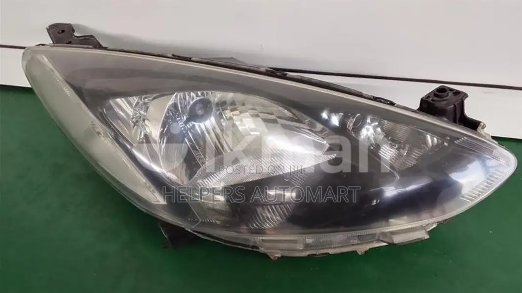 mazda Demio DE3Fs head light