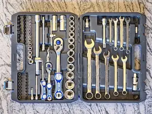 82 pcs Tool kit Good King B 10082 combination wrench key box socket se