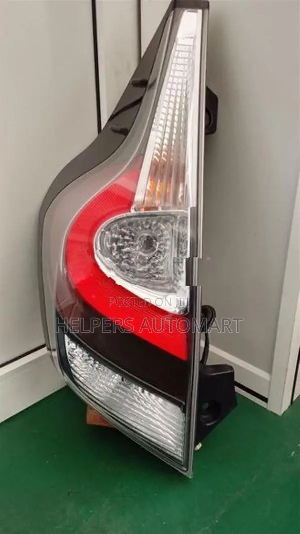 Aqua NHP10 tail light
