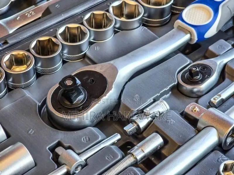 82 pcs Tool kit Good King B 10082 combination wrench key box socket se