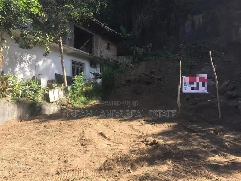 COMMERCIAL LAND FOR SALE IN KANDY (SP797)