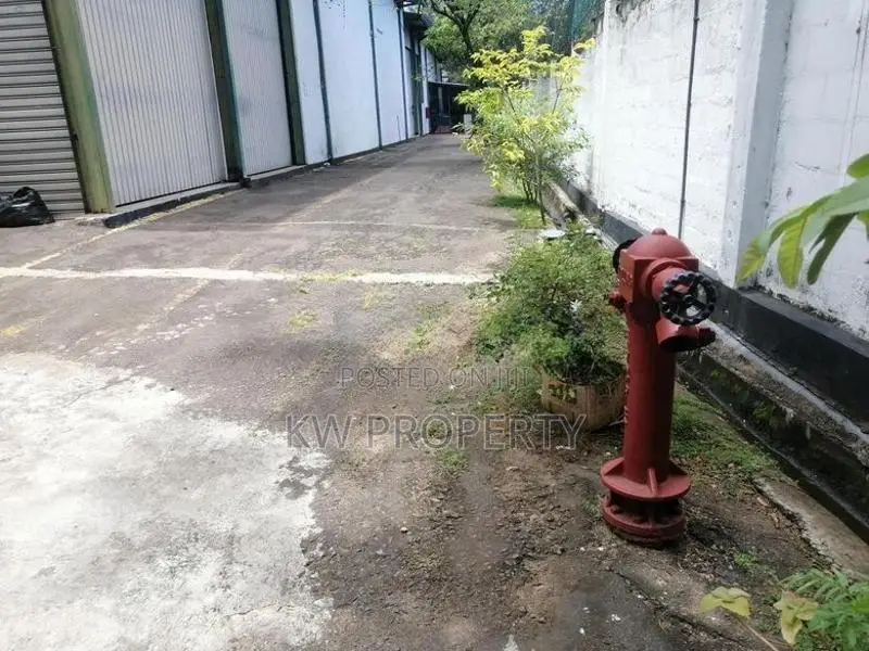 warehouse for sale in Mount Lavinia