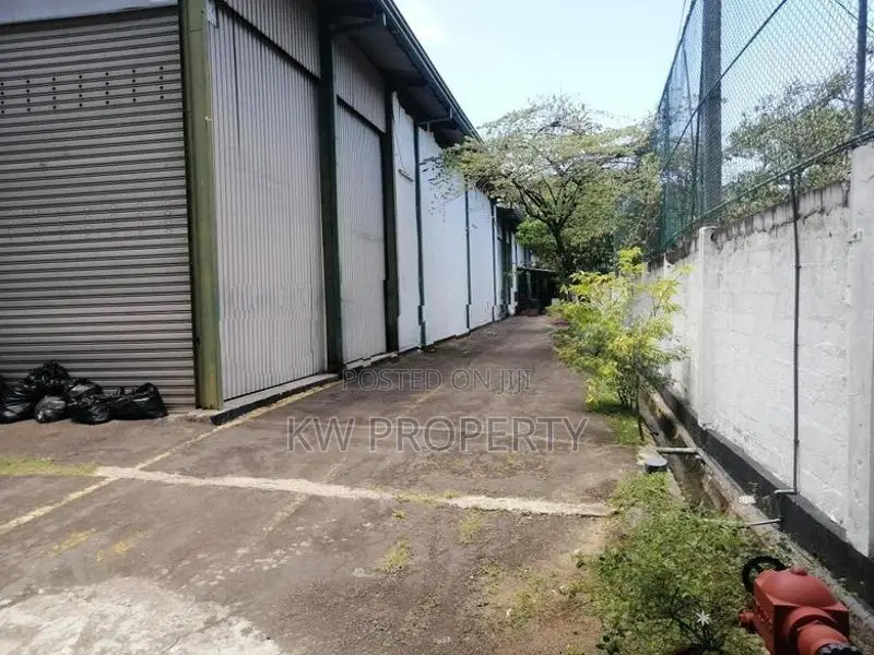 warehouse for sale in Mount Lavinia