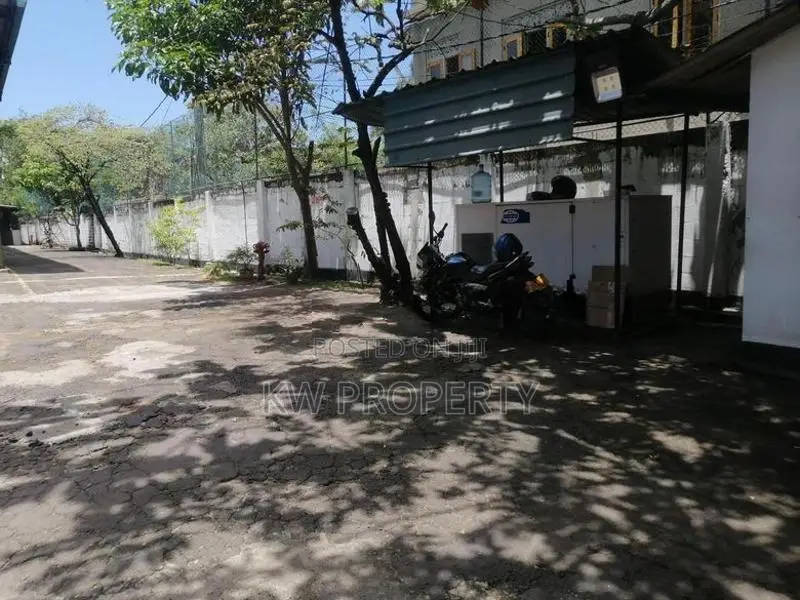 warehouse for sale in Mount Lavinia