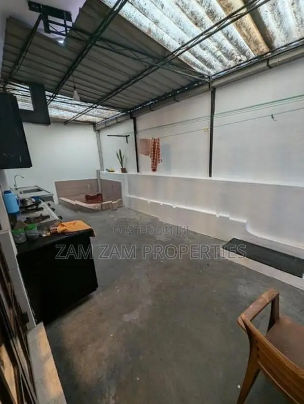 Three Storied House for Sale in Dutugemunu Street Kohuwala