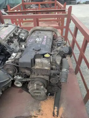 Isuzu 4HF1 Engine with gear box complete