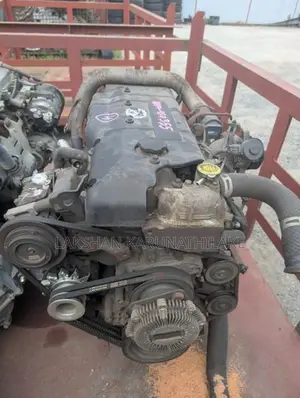 Isuzu 4HF1 Engine with gear box complete