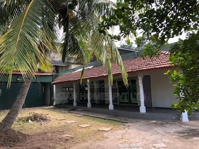 21 P OLD HOUSE FOR SALE LAND VALUE IN WELLWATTE