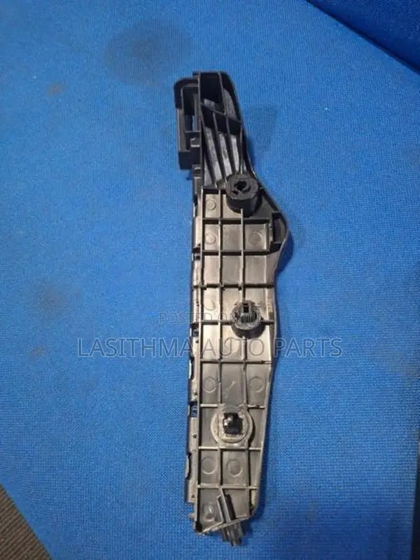Prado 150 Bumper Retainer