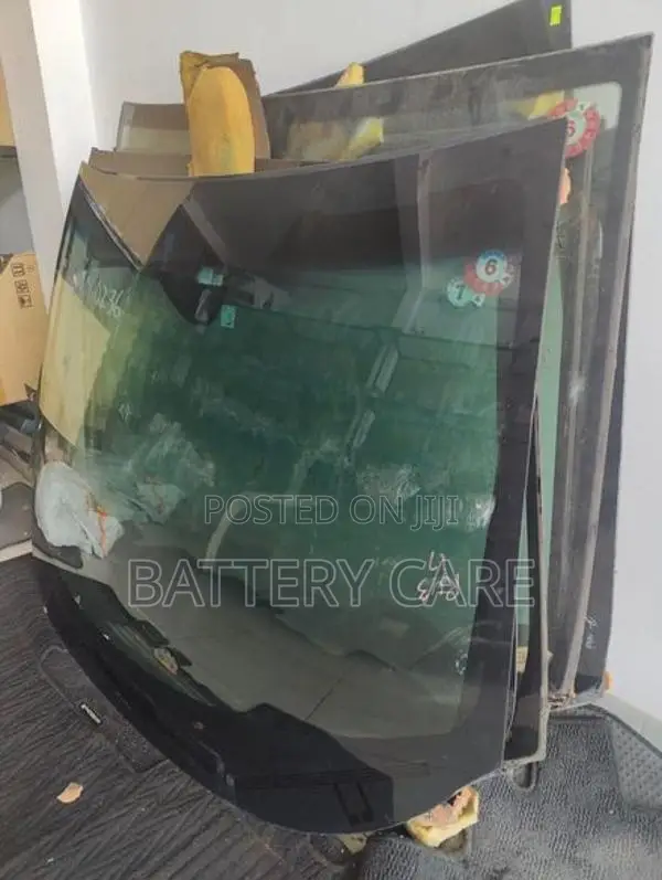 HONDA FIT GP7 WINDSCREEN