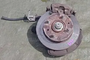 Mitsubishi Minicab U71 Front Hub RH