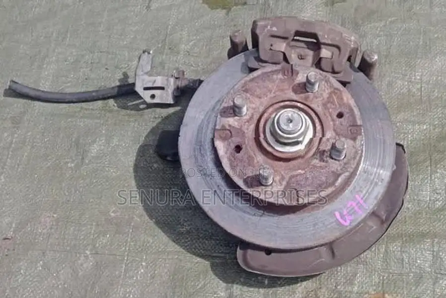 Mitsubishi Minicab U71 Front Hub RH