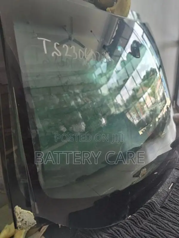 HONDA FIT GP7 WINDSCREEN
