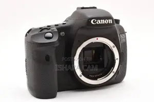 Canon 7D DSLR Body with Kit Lens