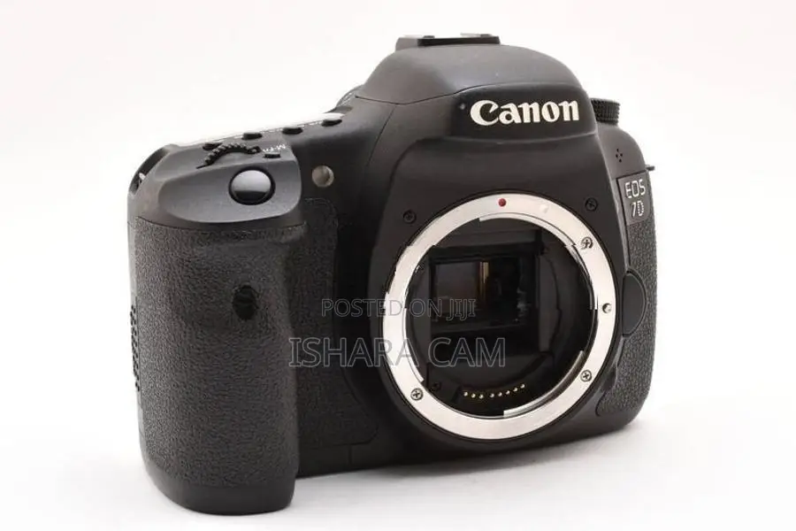 Canon 7D DSLR Body with Kit Lens