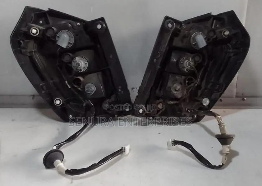 DAIHATSU MIRA LA350 TAIL LIGHT LH/RH