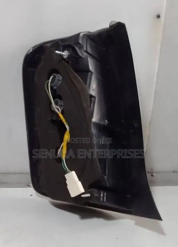 TOYOTA PRIUS W20 TAIL LIGHT RH