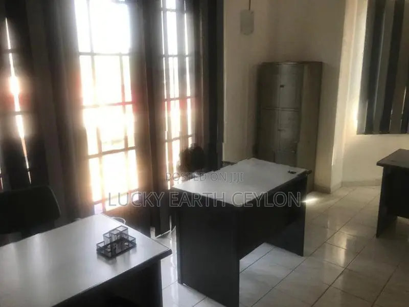 Col 1 Furnished Office Space With Parking For Rent (MG1146)