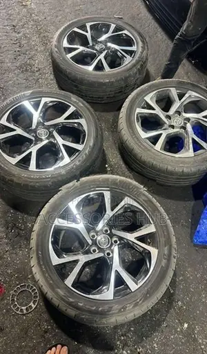 Toyota CHR Alloy wheels with Tyres