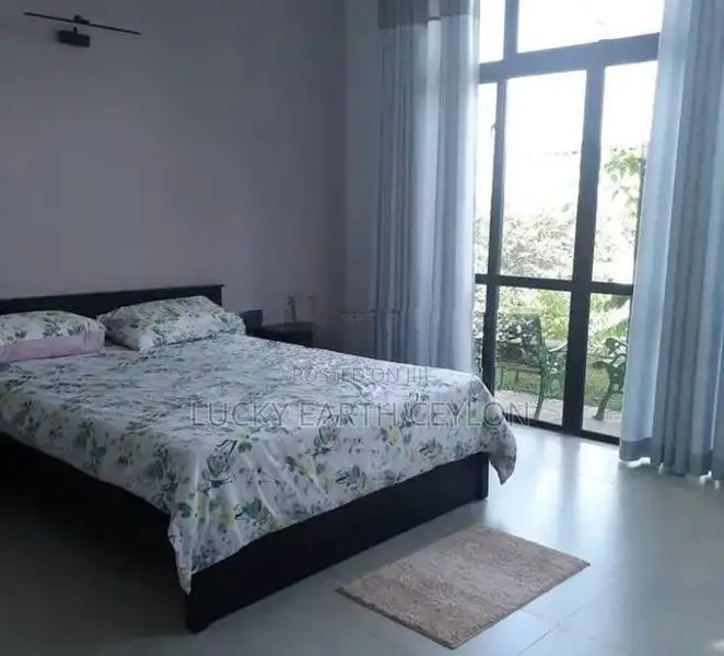 Athurugiriya Single Storey House with Builting Plunge Pools (ZMS3011)