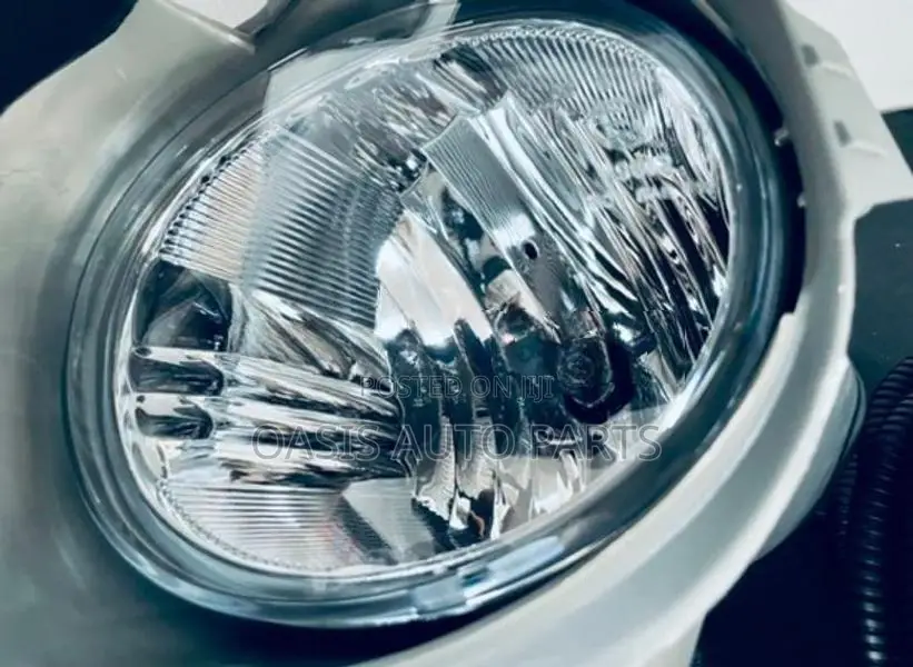 Toyota Hilux Fog Lamp Set (2005-2007)