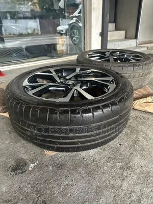 Toyota CHR Alloy wheels with Tyres
