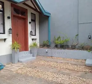 Athurugiriya Single Storey House with Builting Plunge Pools (ZMS3011)