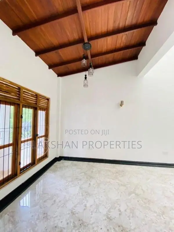 Two Storey House for Sale in Piliyandala