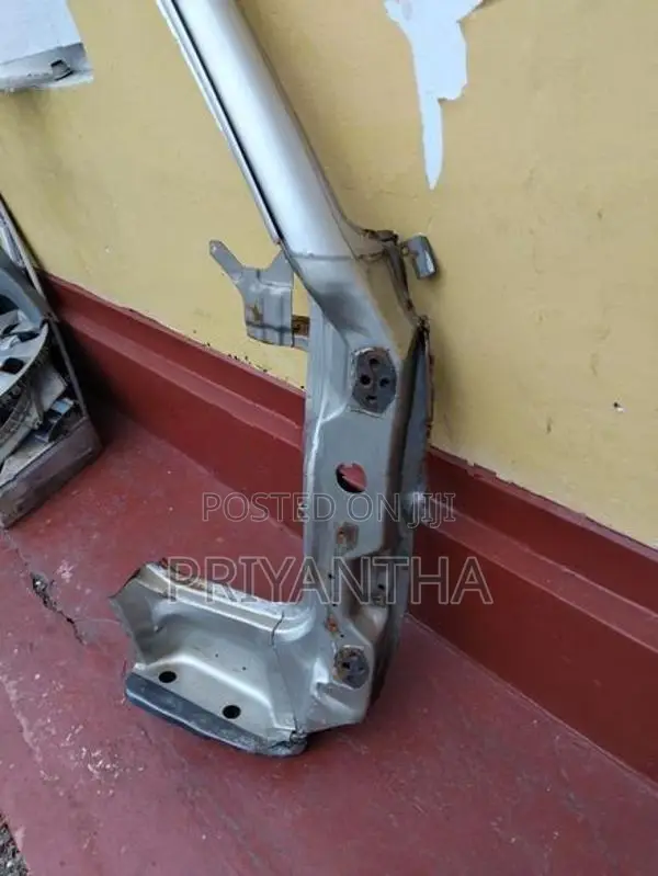 Nissan caravan front right door post