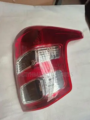 L 200 (2018) Tail Lamp