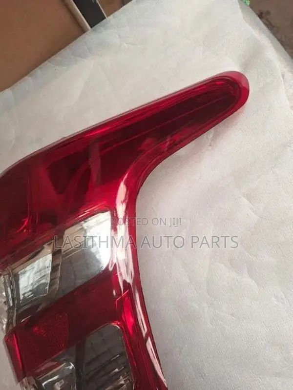 L 200 (2018) Tail Lamp