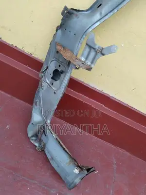 Nissan caravan front right door post