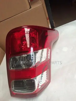L 200 (2018) Tail Lamp