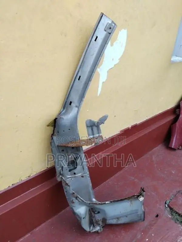 Nissan caravan front right door post